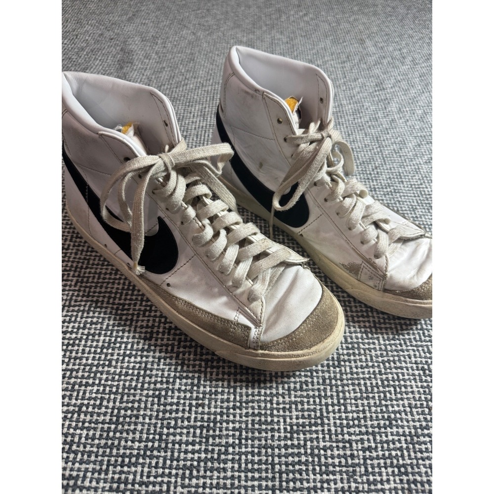 Nike Blazer Mid 77 Vintage White Black High Top Sneakers CZ1055-100 Womens 9.5